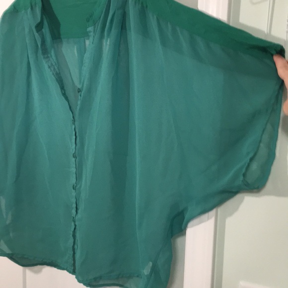 Kariss 💚 Green Button-Down Blouse - Picture 3 of 3